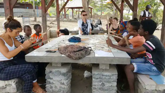 On fait du bruit (Avec le Village d'Eva)