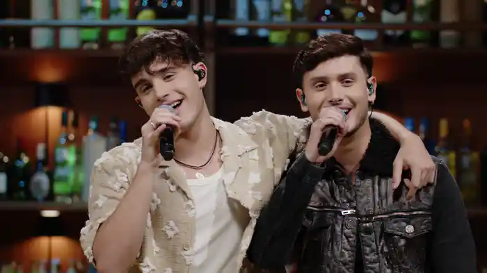 Coisas Exotéricas / Me Apaixonei Pela Pessoa Errada (Ao Vivo Em Goiânia / 2025)