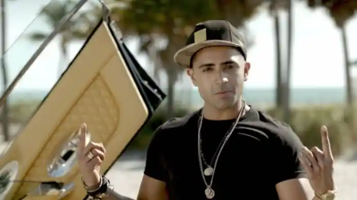 アイム・オール・ユアーズ feat.ピットブル