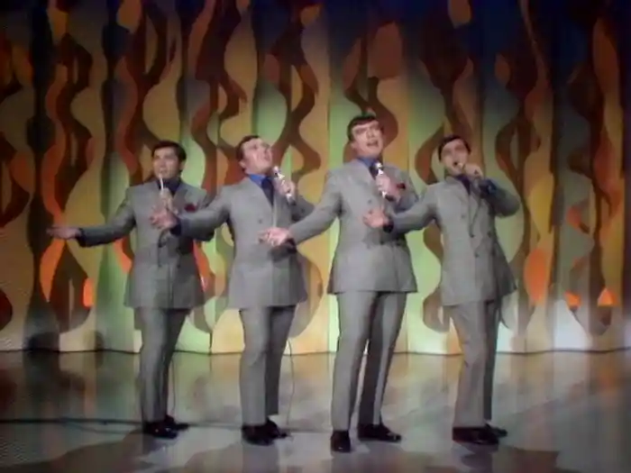 Turn Around, Look At Me/Till (Medley/Live On The Ed Sullivan Show, December 22, 1968)