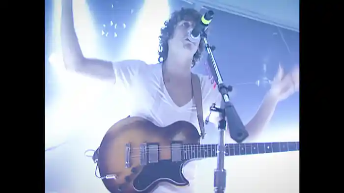 In The Morning (Live At Hull Arena, UK / 2006)