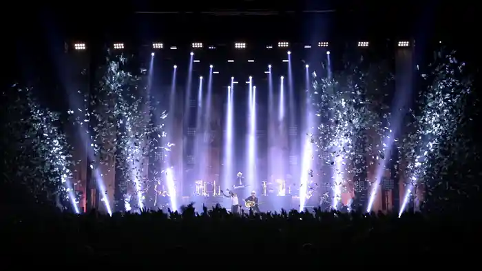 Don't Gimme That (Live)