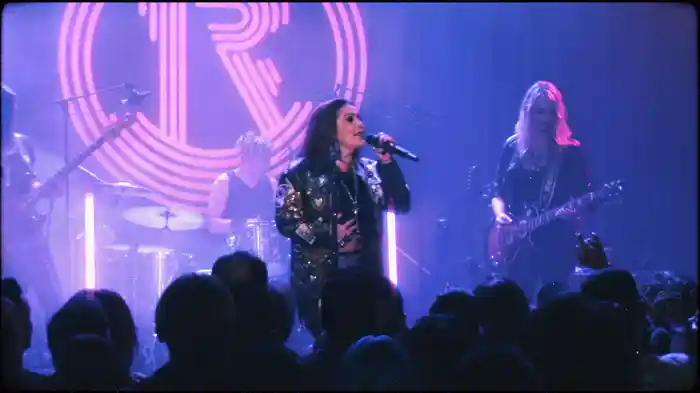 Mi Enfermedad (Live At The Roxy)