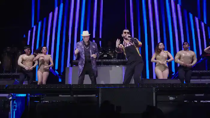 Catalina Le Pegó (En Vivo)