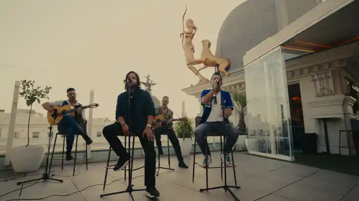 TODAVÍA (Acústico en Madrid/En Vivo)