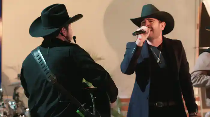 Cabecita Dura (En Vivo)