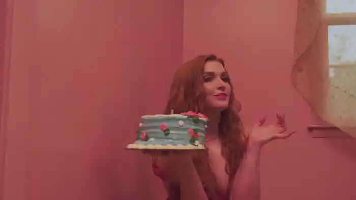 Breaking Dishes (Visualizer)