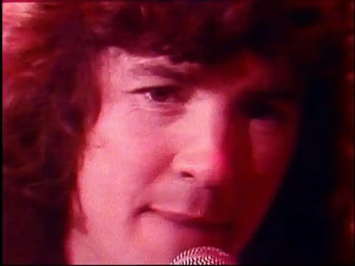 Reds In My Bed (Stereo)