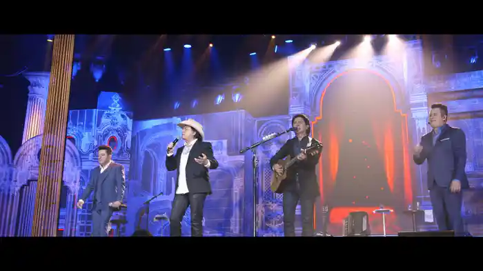 Pago Dobrado / Amor A Três (Uma Mulher E Dois Homens) / Faz Um Ano / Estrada Da Vida (Ao Vivo)