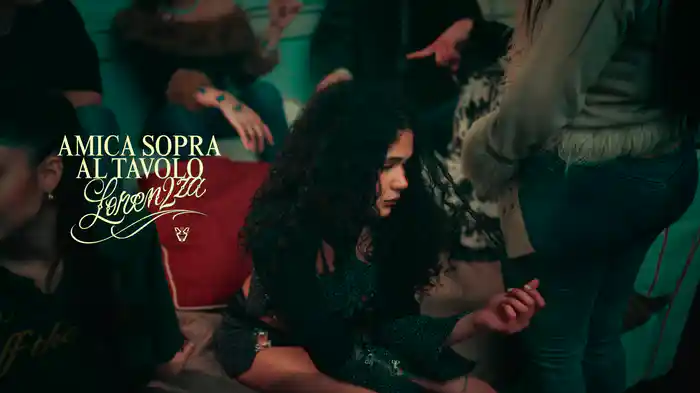 Amica sopra al tavolo (Lyric Video)