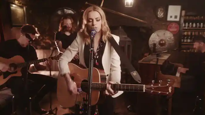 Mr Rock & Roll (Acoustic / Drovers Inn Session)