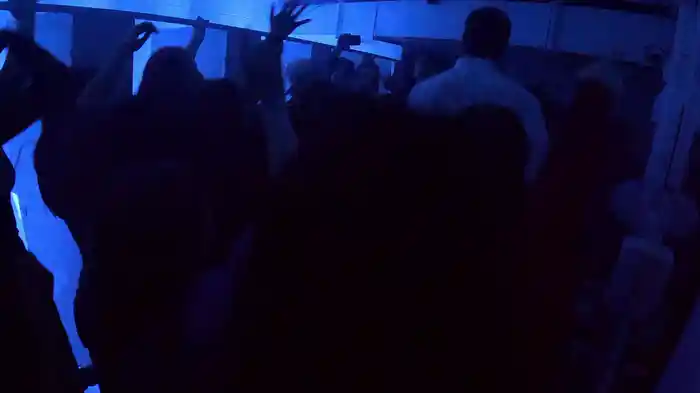 Broken Glass (Visualiser)