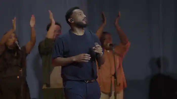 Louvemos (Ao Vivo Em São Paulo / 2025)