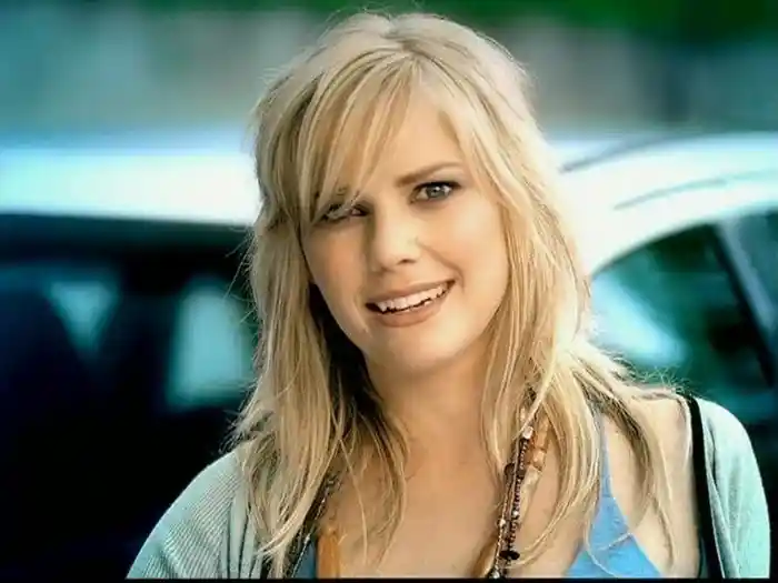 Just A Minute (Video)