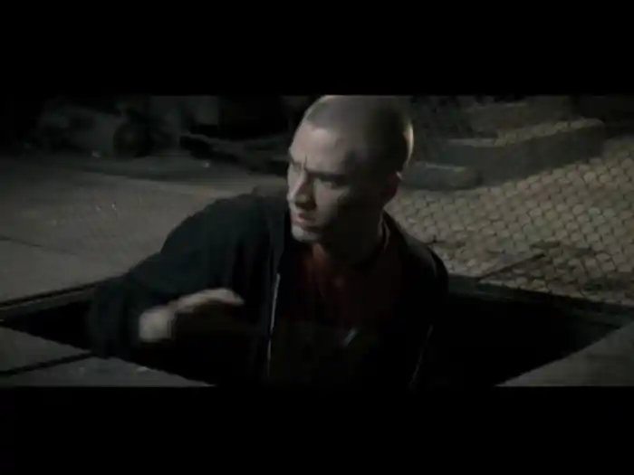 Geld essen (Ausgestopfte Rapper) (Director's Cut)