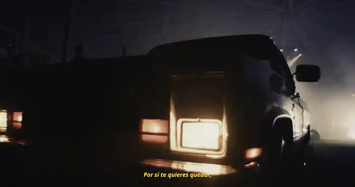 Por Si Te Quieres Quedar (Lyric Video)