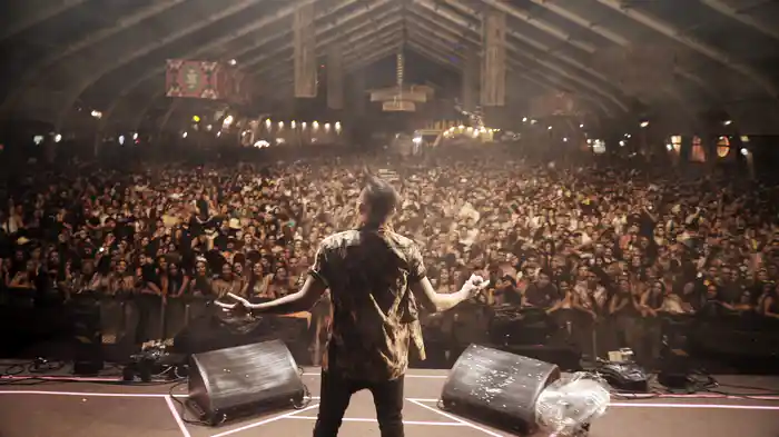 Espaçosa Demais (Ao Vivo Em São Paulo / 2019)