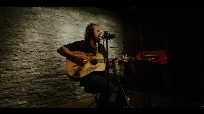 Don't Come Lookin' (Live Acoustic)