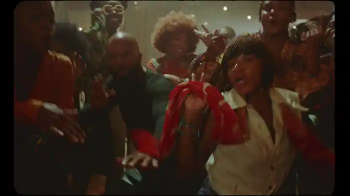 When We Move [Feat. Black Thought & Seun Kuti]