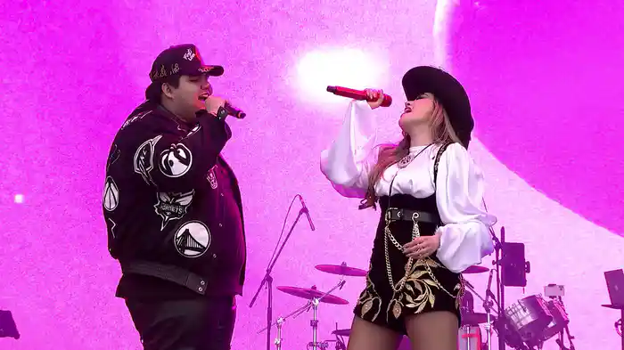 Acompáñame (En Vivo)