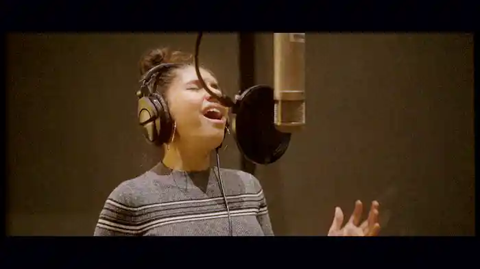 Scars To Your Beautiful (Live Off The Floor)