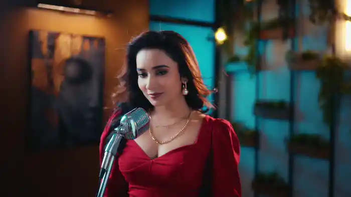 Aapke Aane Se