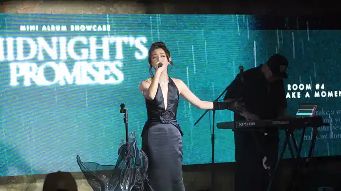 I'll Take A Moment (Live From "Midnight's Promises" Mini Album Showcase)