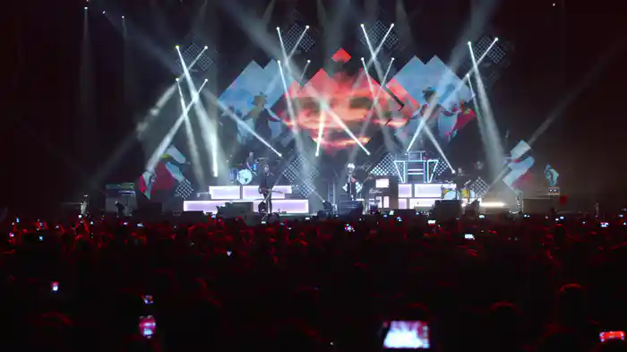 Love Runs Out (Live)