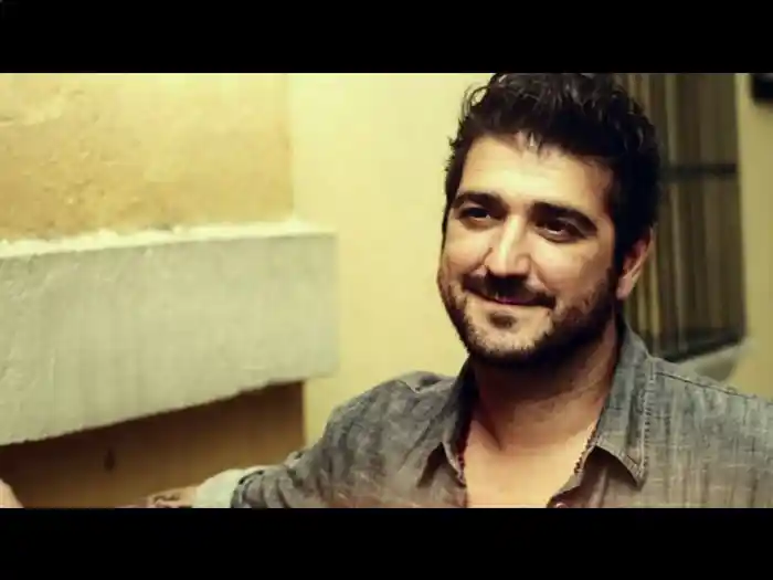 Estoy Hecho De Pedacitos De Ti