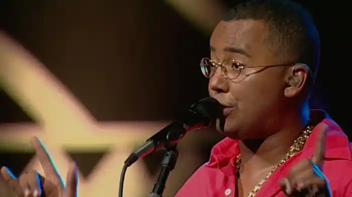 Que Mundo É Esse (Ao Vivo)