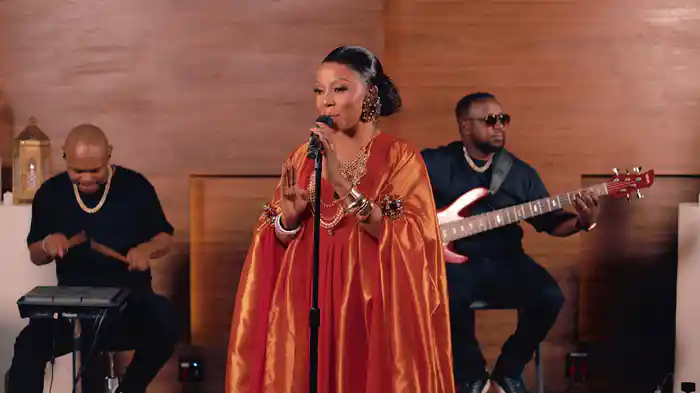 Mangingakhohlwa (Live At Universal Music Studios, 2025)