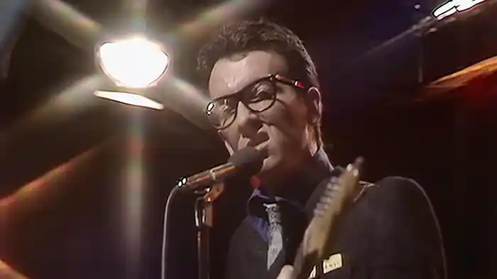 (The Angels Wanna Wear My) Red Shoes (Live On Top Of The Pops, August 31, 1977 - with Introduction From Tony Blackburn)