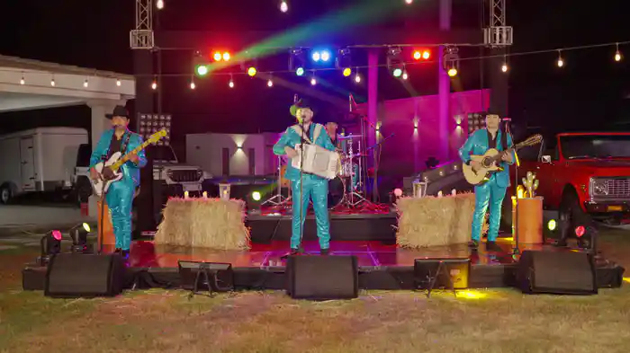 El Chavalo Es Sinaloense (En Vivo)