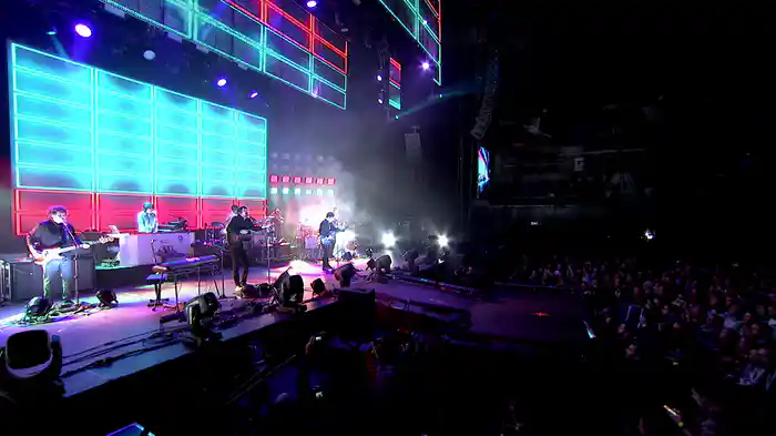 Luces De Neón (En Directo En El Wizink Center, Madrid / 2018)