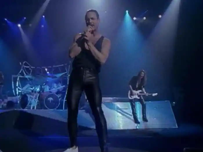 Spreading The Disease (Live)