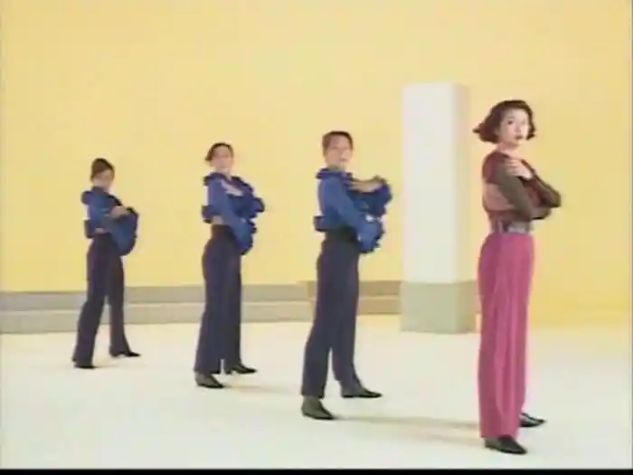 Xin Teng De Bu Shi Ni (Karaoke)