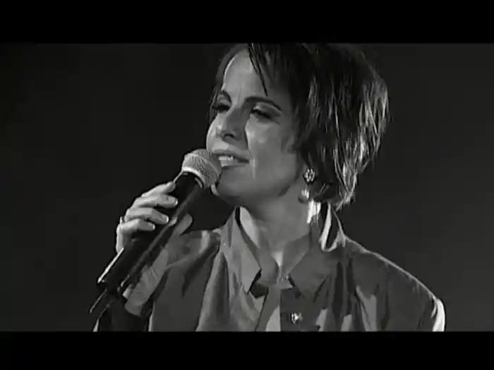 Nem Às Paredes Confesso (Ao Vivo)