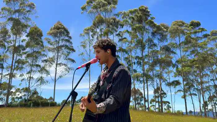 Entre Tus Manos (Teaser)