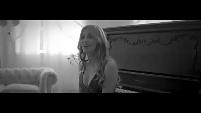 The Christmas Song (Warm & Cozy)