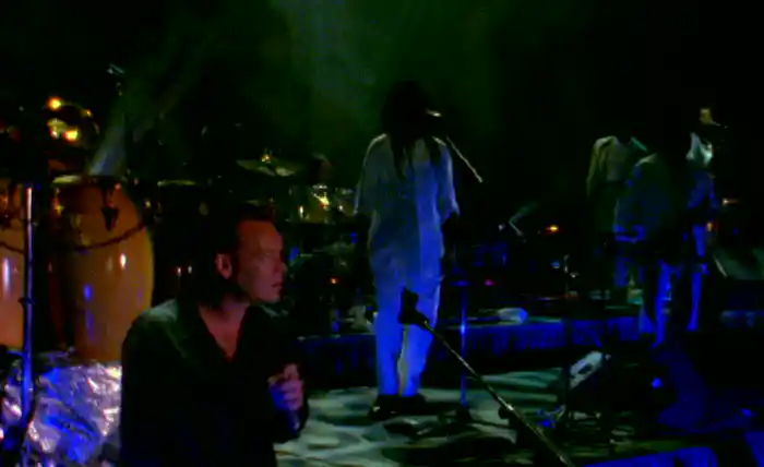 (I Can't Help) Falling in Love With You (Live From New South Africa/1995)
