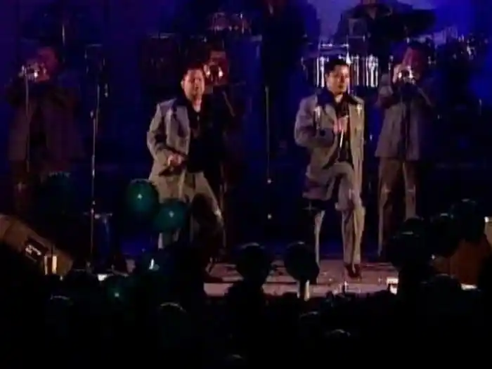 Al Ritmo De La Banda (En Vivo)