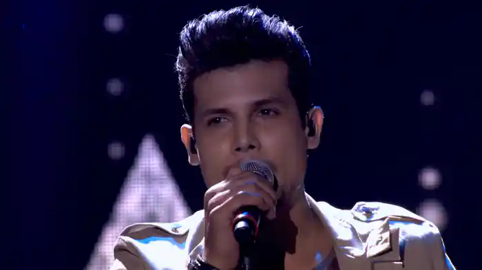 De Príncipe Virei Um Bobo (Live)