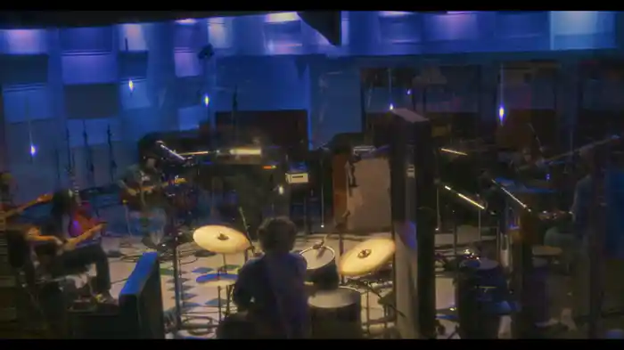 Comes In Waves (Live)