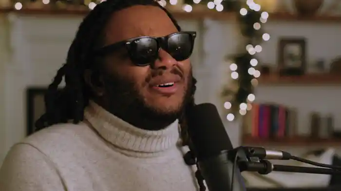 Wonderful Christmastime (Acoustic)