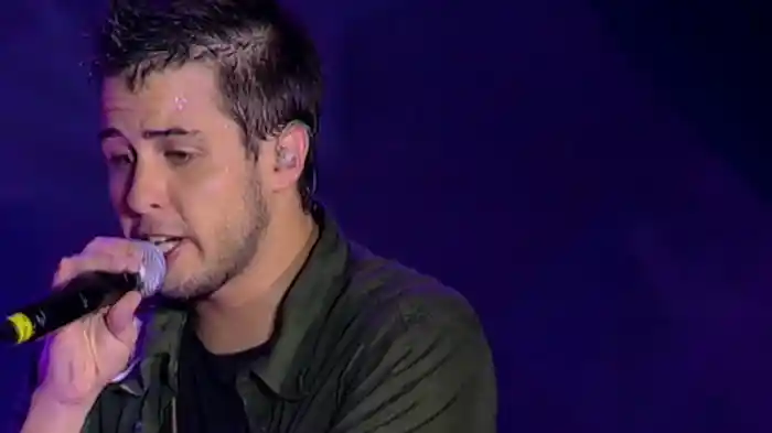 Cada Um No Seu Lugar (Ao Vivo)