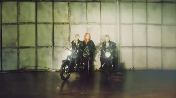 Gasoline Girls (Visualiser)