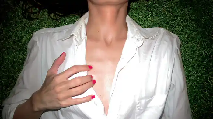 Lejos De La Ciudad (Lyric Video)