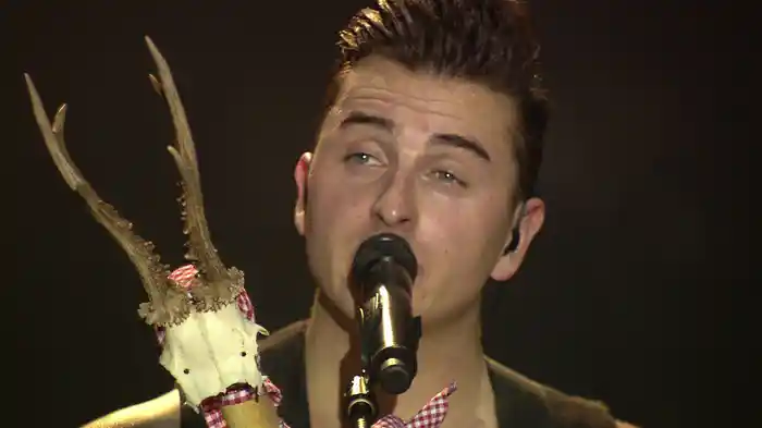 Amoi seg' ma uns wieder (Live aus München)