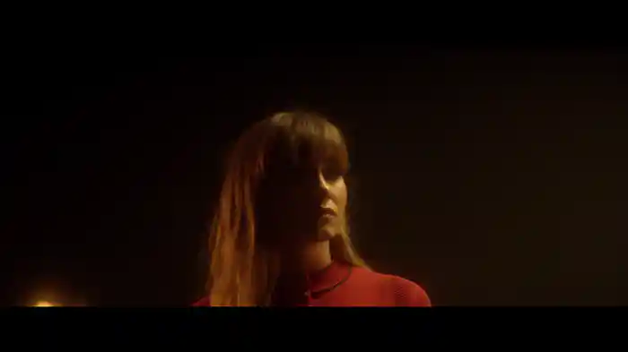 Con La Miel En Los Labios