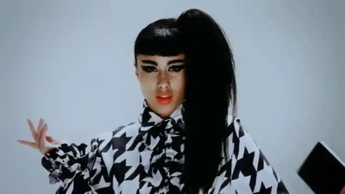 フリー feat．ウィル・アイ・アム